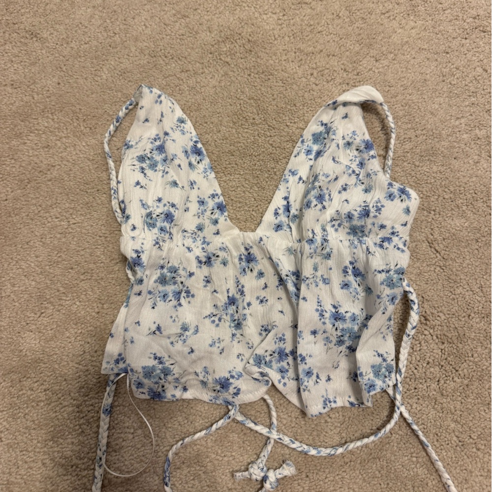 NWT Floral Blue and White Garage Wrap Top